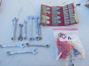 lot 46 image: Lot- wrenches, assorted bolts, welding gauges