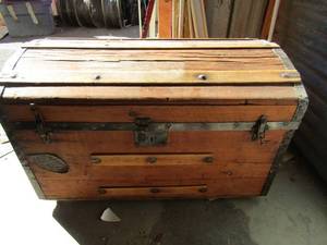 lot 2 image: ANTIQUE TRUNK (MID 1800S) brown wood Clasp in great shape, well maintained , 32 x 20 x 19