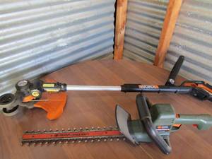 lot 54 image: Worx Edger, no battery no charger B&D electric hedge hog 18 bush trimmer