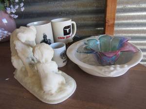 lot 58 image: Lot- 2 cow horse coffee mugs, Japanese fish dcor, 5x7 boy and dog, white bowl and more