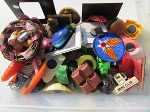 lot 112 image: Fridge magnets