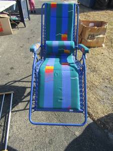 lot 125 image: Multicolor reclining outdoor chair