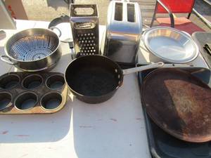 lot 133 image: Muffin pans, sauce pans, pizza pans, cookie sheets and toaster