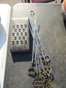 lot 134 image: Vintage Wonder graters and skewers