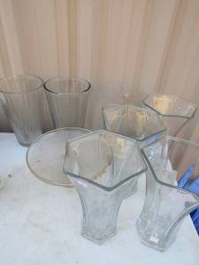 lot 157 image: 9 vases and 1 cake stand