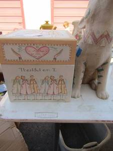 lot 160 image: CLAY DOG WITH NATIVE AMERICAN MARKSDECOR has  Broken tail,  Decor multi box set,