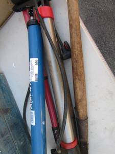 lot 169 image: 2 Bike pumps, limb trimmer and small garden shovel
