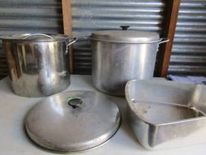 lot 192 image: Large covered metal pots x 2  and pan