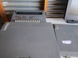 lot 198 image: 2 working Smith Corona typewriters SL500