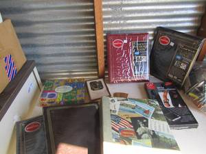 lot 220 image: Photo albums, christmas cards, NEW aroma therapy kit and more