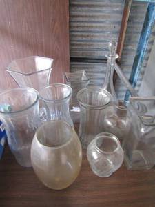 lot 228 image: Lot of vases