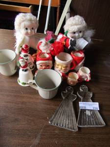 lot 230 image: 5 Santa Mugs, Dream cycle dolls x 2 and 27 angel ornaments
