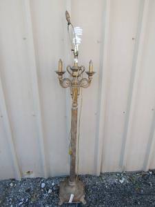 lot 297 image: Gold floor lamp  65