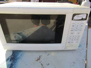 lot 309 image: Multiware Gold star microwave unknown working condition