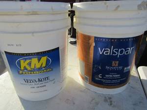 lot 317 image: 5 gallon bucket of KM PROFESSIONAL Velva kote WHITE PAINT  and 5 gal can of Valspar satin finish UNKNOWN VOLUME