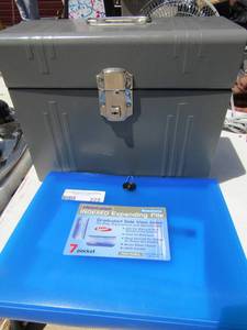 lot 325 image: Storage folder, acorn lockbox with no key