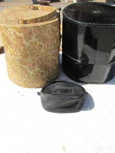lot 356 image: 2 HAT CARRY CASES - 1 brown 1 floral