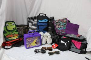 lot 88 image: Lunch and Snack Insulated Bags, Beauty and the Beast Lunch Box, White Canvas Shoes Blowfish Size 8, Backpack