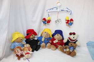 lot 107 image: Paddington Bears and Mobile