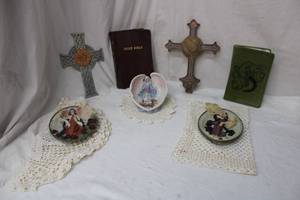 lot 108 image: Bibles, Crosses and Angel Dcor