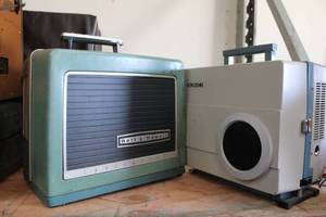 lot 125 image: Two Vintage Sound Projectors Bell & Howell and Hokushin