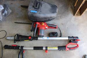 lot 133 image: 3 Chainsaws Extension Type has broken plastic piece, Homelite, MAC3200 with Case