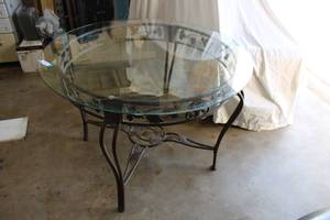 lot 138 image: 42 Glass Top Round Table with Metal Grapevine Base