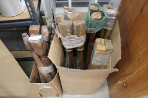 lot 143 image: Sets of 4 Wooden Table Legs