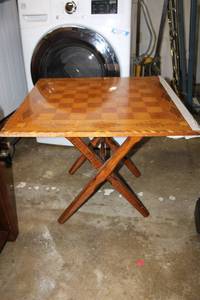 lot 209 image: Wooden Folding Chess Table 28x28