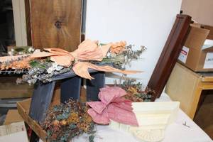 lot 214 image: Home Dcor Decorative Shelves and Eucalyptus Dried Floral Swags