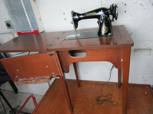 lot 1 image: MID CENTURY DRESSMAKER SPECIAL SEWING MACHINE &amp SEWING TABLE, REGULARLY MAINTAINED, LAST MAINTENENCE DONE 11308, LAST USED 71116, WORKS WELL &amp IN PRISTINE CONDITION