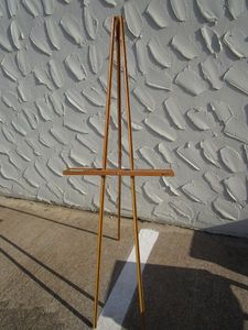 lot 95 image: WOODEN STANDING ART EASEL