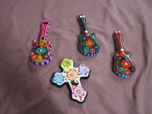 lot 116 image: SET OF HAND PAINTED CERAMIC MAGNETS&nbsp