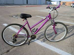 lot 103 image: WOMENS MANGNA&nbsp BIKE WUPDATED BACK TRAILS SEAT