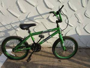 lot 105 image: KIDS GENESIS KROME BIKE&nbsp