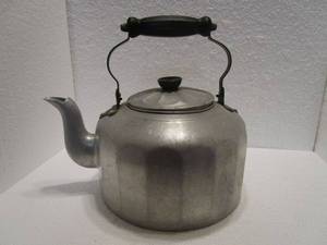 lot 66 image: VINTAGE LARGE ALUMINUM TEA KETTLE WITH WOODEN HANDLE