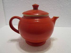 lot 67 image: VINTAGE RED CERAMIC TEA POT, MADE IN USA