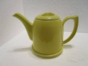 lot 72 image: VINTAGE HALL CHINA YELLOW TEA POT