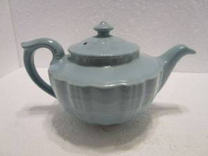 lot 73 image: VINTAGE BLUE TEA POT