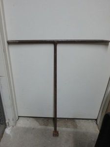 lot 36 image: WATER SHUT OFF T BAR TOOL