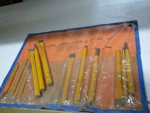 lot 89 image: HEAVY DUTY JUMBO PUNCH &amp CHSEL SET IN ROLLED ORGANIZER