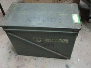 lot 46 image: LARGE MILITARY GREEN AMMO CASE, ROUGHLY 18.25x9.5x14.25, ORIGINALLY USED FOR 30mm CARTRIDGES