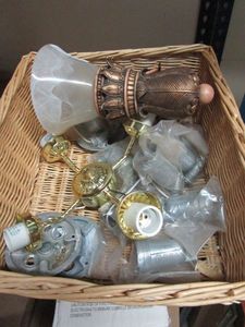lot 154 image: WICKER BASKET WWALL SCONCE AND VARIOUS LIGHTING COMPONENTS