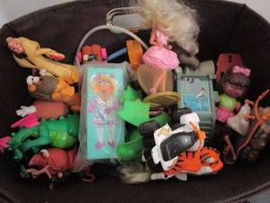 lot 164 image: VARIOUS VINTAGE 1980s - 1990s KIDS MEAL TOYS