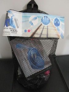lot 171 image: SNORKELING FLIPPERSSWIM FINS W CARRYING BAG. NO SNORKLE MASK PRESENT