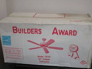 lot 173 image: BUILDERS AWARD CEILING FAN IN BOX