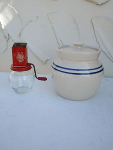 lot 183 image: VINTAGE HAND CRANK GRATER WGLASS JAR&nbsp &amp POTERY JUG WLID