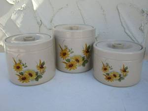 lot 184 image: BEAUTIFUL&nbsp FLORAL&nbsp VINTAGE CERAMIC KITCHEN CANISTER SET