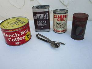 lot 186 image: VINTAGE TIN LOT INCLUDING BEECH-NUT COFFEE TIN, HERSHEYS COCOA TIN, CLABBER GIRL BAKING POWDER TIN, CALUMET TIN, VINTAGE CAN OPENER