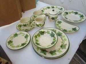 lot 190 image: VINTAGE FRANCISCO HAND DECORATED &amp OVEN SAFE GREEN LEAF CHINA SET